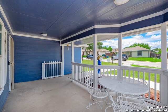 Listing photo id 26 for 2838 Wyoming St