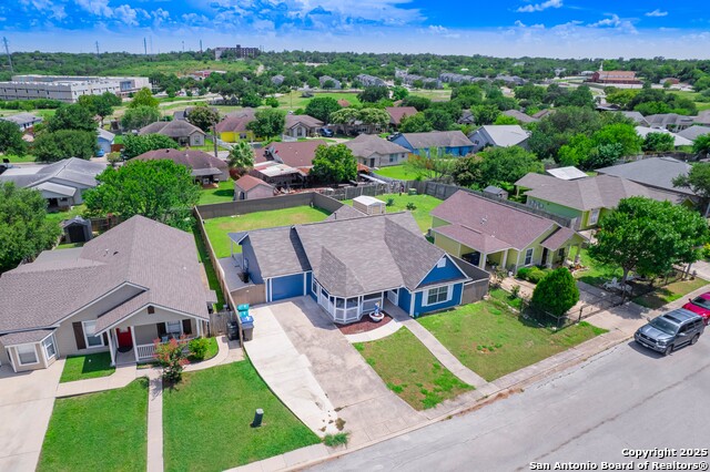 Listing photo id 27 for 2838 Wyoming St