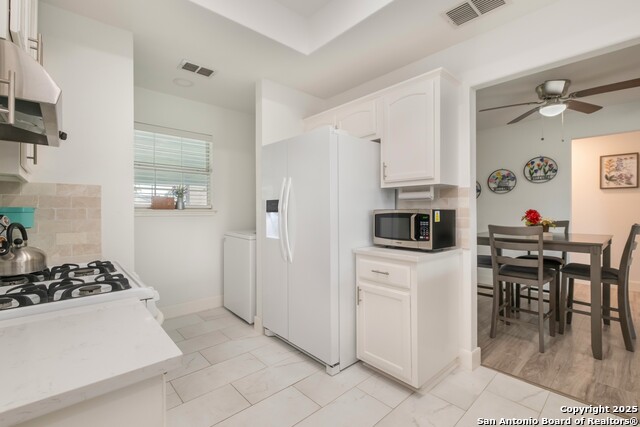 Listing photo id 7 for 2838 Wyoming St
