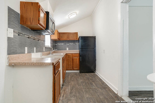 Image 4 of 9 For 3430 Flores St S 4