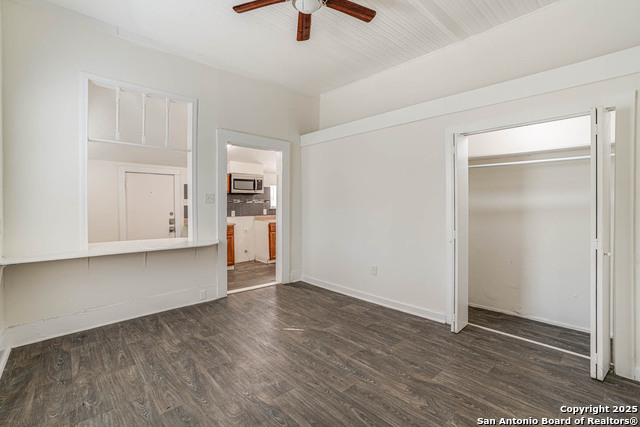 Image 8 of 9 For 3430 Flores St S 4