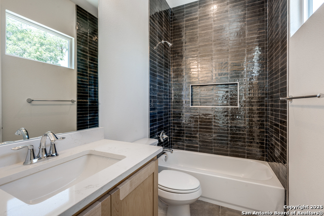 Image 22 of 31 For 138 Porter St  1201
