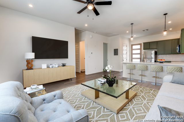 Image 4 of 31 For 138 Porter St  1201