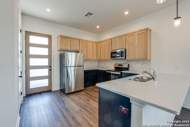 Image 8 of 31 For 138 Porter St  1201