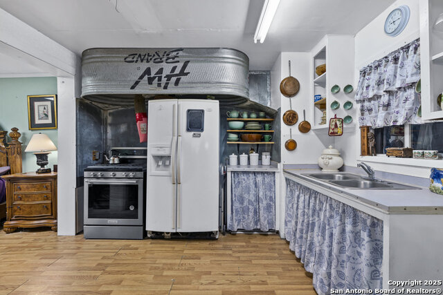 Listing photo id 12 for 1253 Fm 2673