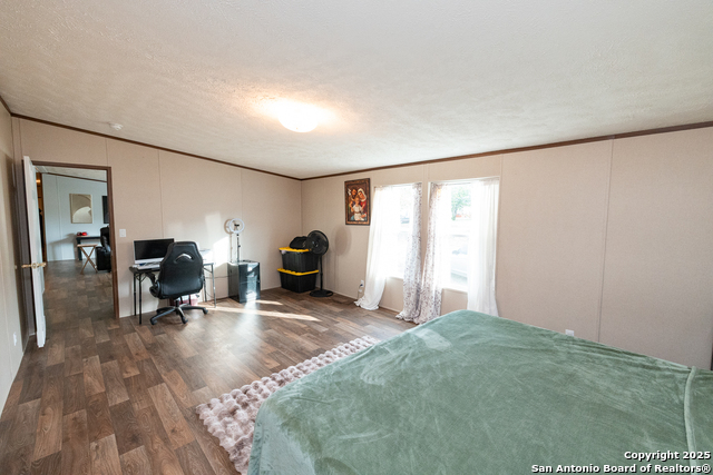 Listing photo id 8 for 934 7th