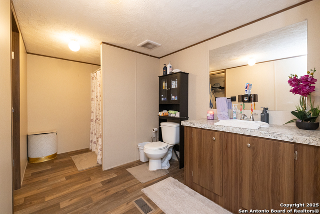 Listing photo id 10 for 934 7th