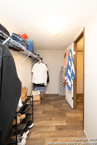 Listing photo id 11 for 934 7th