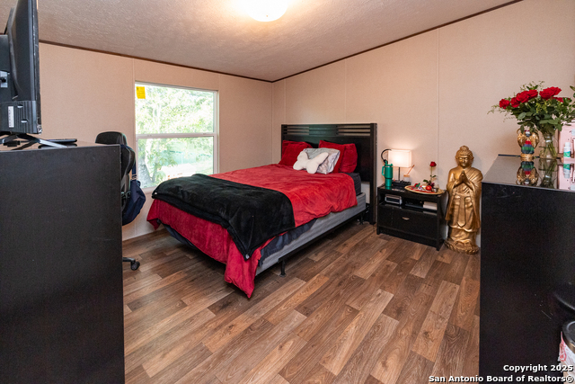 Listing photo id 13 for 934 7th