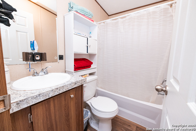 Listing photo id 14 for 934 7th