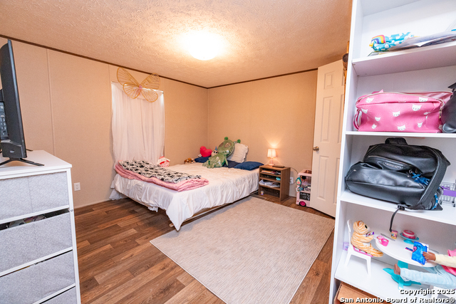 Listing photo id 15 for 934 7th