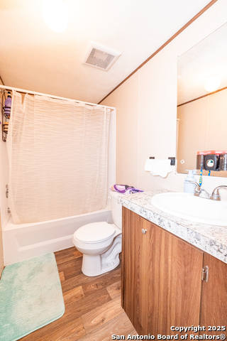 Listing photo id 16 for 934 7th