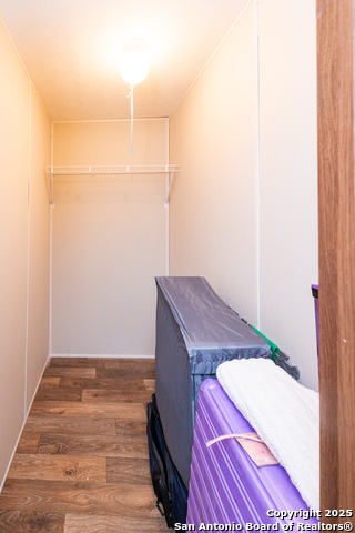 Listing photo id 18 for 934 7th