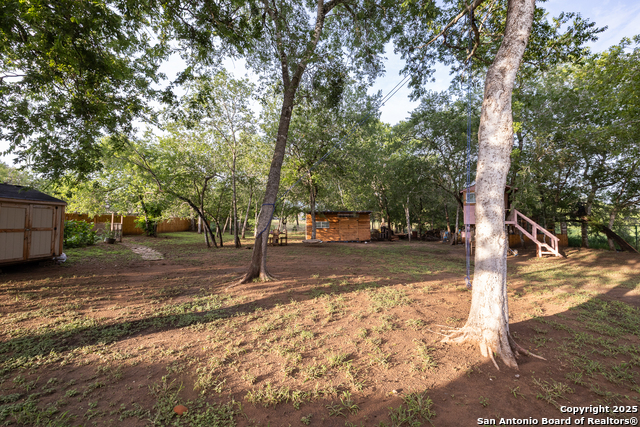 Listing photo id 24 for 934 7th