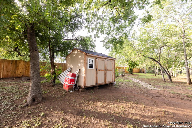 Listing photo id 25 for 934 7th