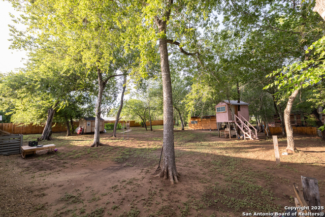 Listing photo id 29 for 934 7th