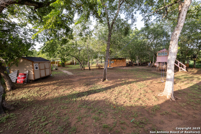 Listing photo id 31 for 934 7th