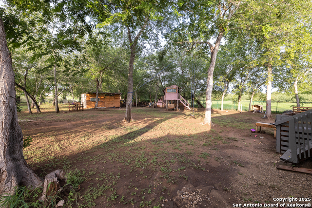 Listing photo id 32 for 934 7th