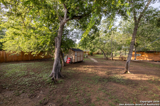 Listing photo id 35 for 934 7th