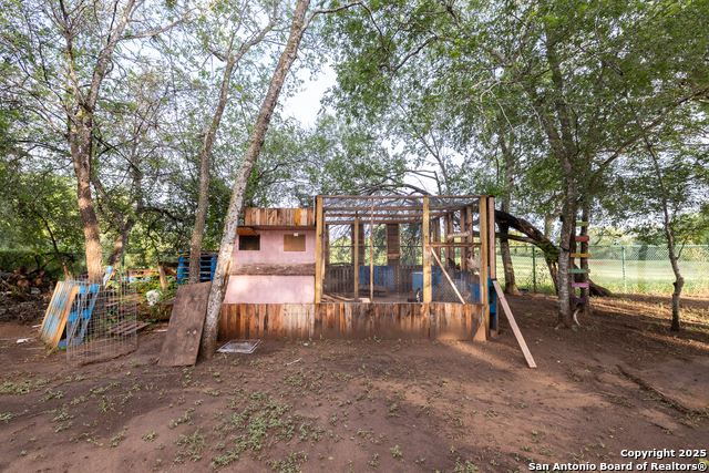 Listing photo id 36 for 934 7th