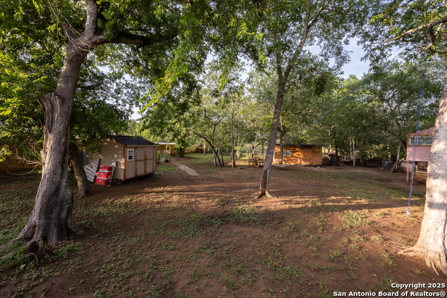 Listing photo id 37 for 934 7th