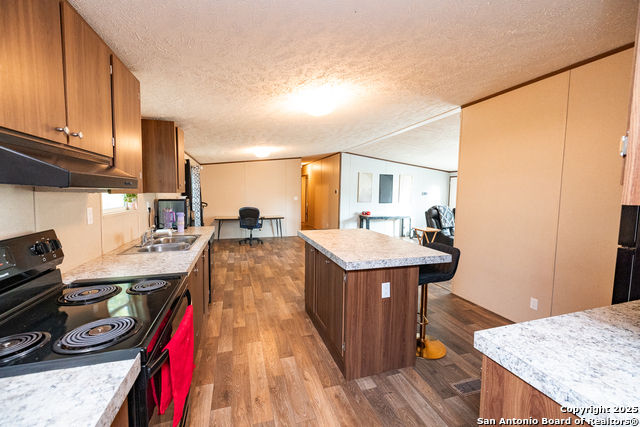 Listing photo id 4 for 934 7th