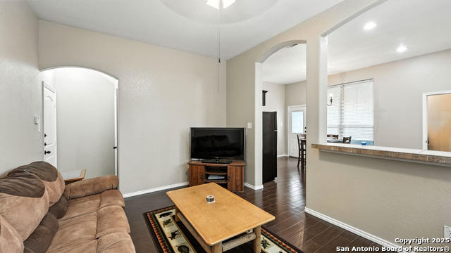 Image 14 of 30 For 957-959 Floating Star