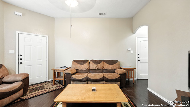 Image 15 of 30 For 957-959 Floating Star