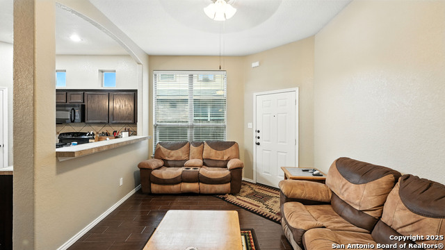 Image 16 of 30 For 957-959 Floating Star