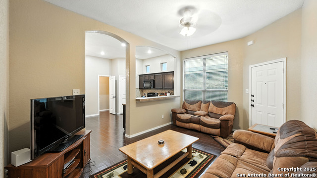 Image 17 of 30 For 957-959 Floating Star