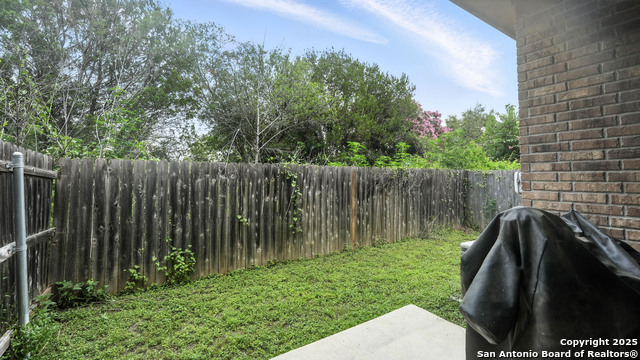 Image 28 of 30 For 957-959 Floating Star