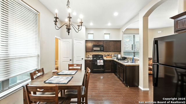 Image 9 of 30 For 957-959 Floating Star