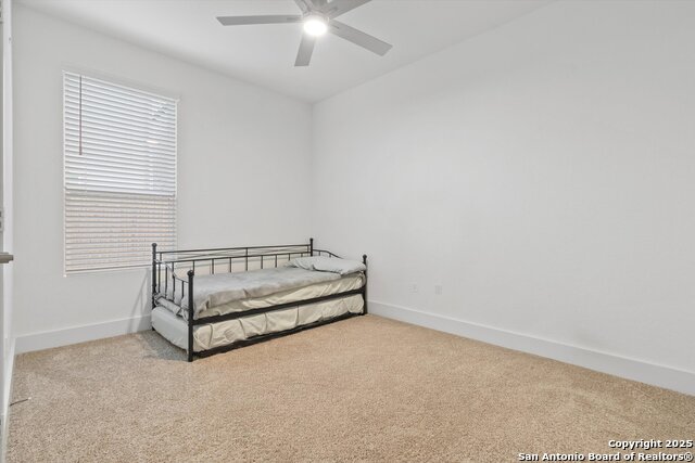Listing photo id 3 for 8851 Oakland Rd #70