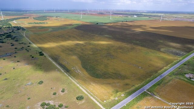 Listing photo id 0 for 29546 Fm 681 N