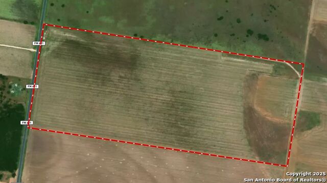 Listing photo id 5 for 29546 Fm 681 N