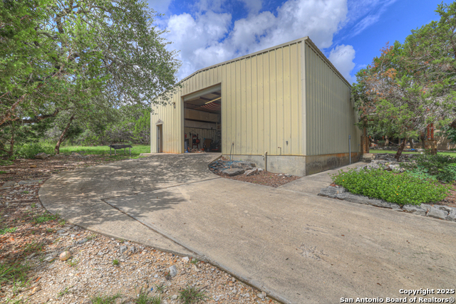 Image 33 of 45 For 3032 Rolling Oaks