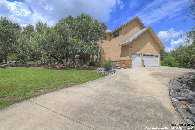 Image 39 of 45 For 3032 Rolling Oaks