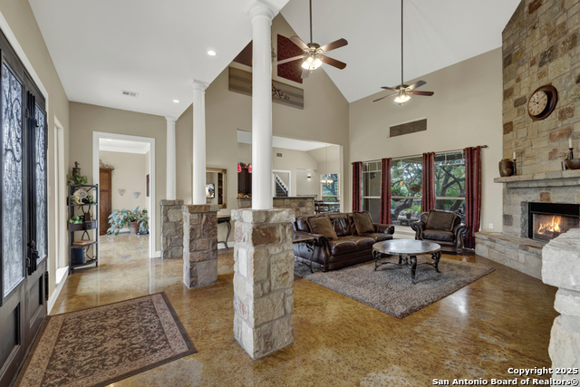Image 4 of 45 For 3032 Rolling Oaks