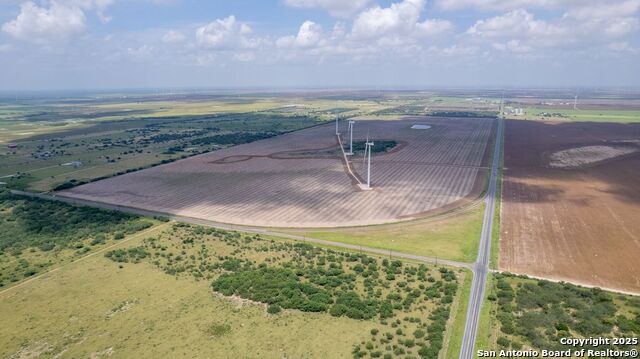 Listing photo id 4 for 00 Fm 490  