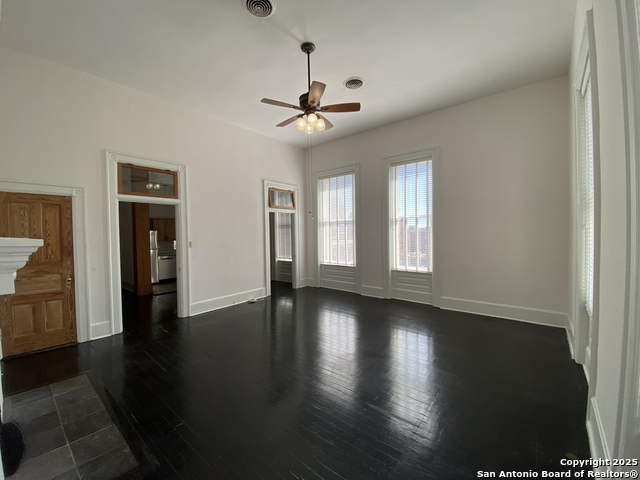 Image 12 of 12 For 235 Commerce E 500