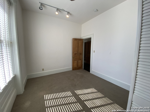 Image 8 of 12 For 235 Commerce E 500