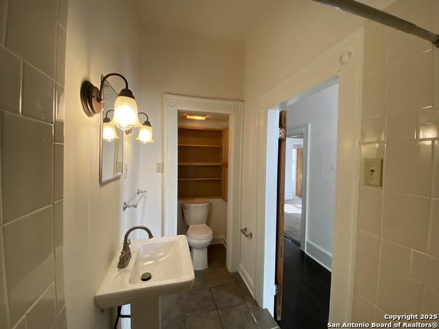 Image 9 of 12 For 235 Commerce E 500