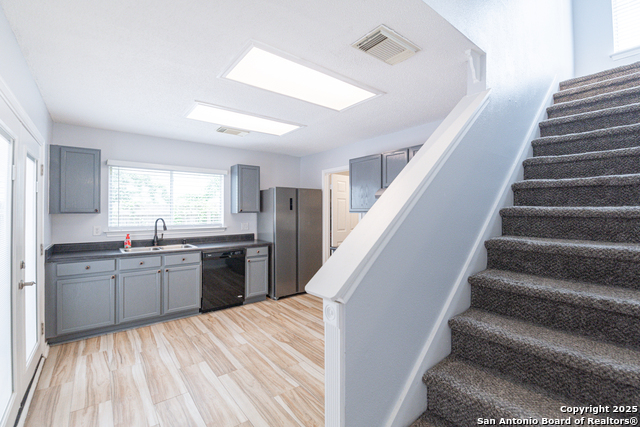 Image 11 of 29 For 5021 Kenton Royalle