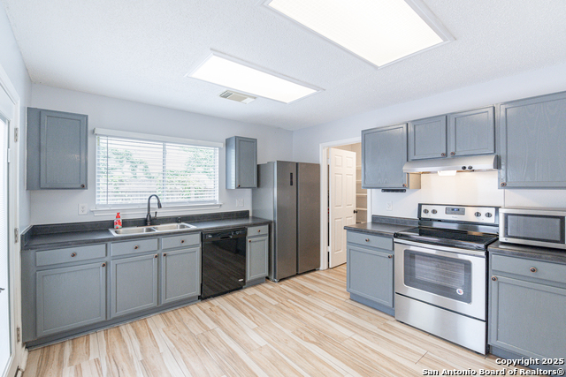 Image 13 of 29 For 5021 Kenton Royalle