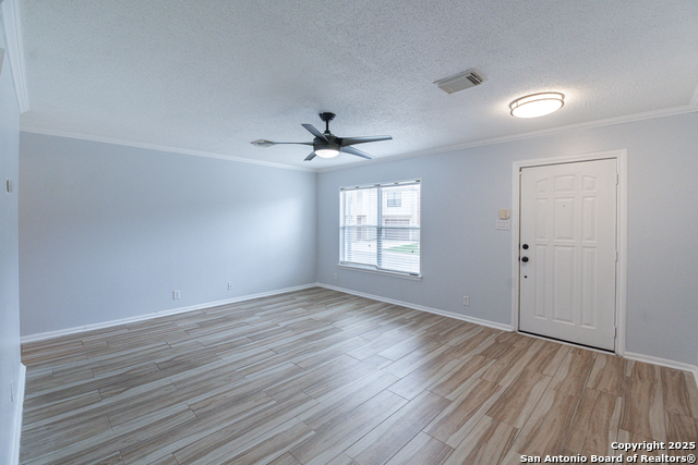 Image 5 of 29 For 5021 Kenton Royalle