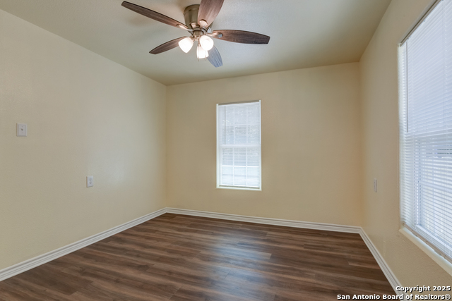 Listing photo id 13 for 218 Waugh St.
