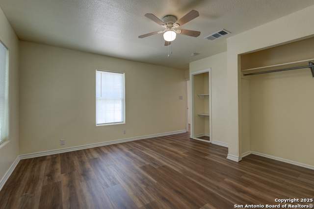 Listing photo id 15 for 218 Waugh St.