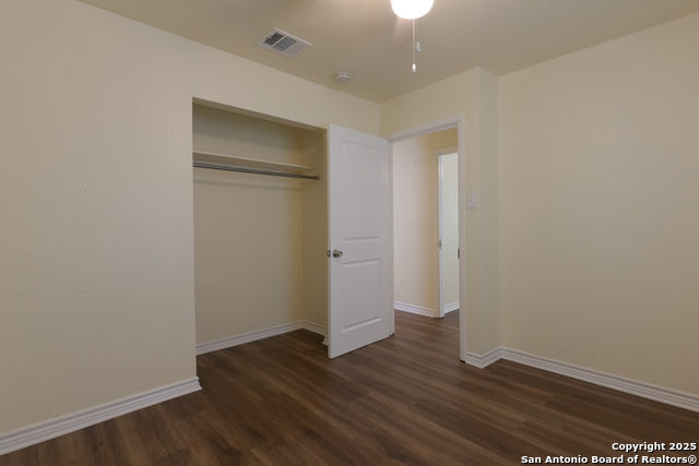 Listing photo id 17 for 218 Waugh St.