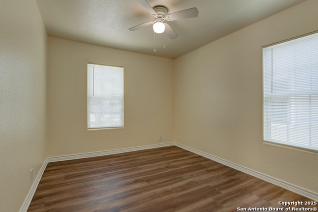 Listing photo id 5 for 218 Waugh St.