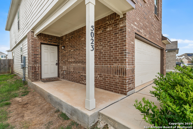 Image 4 of 43 For 5023 Sandstone Way